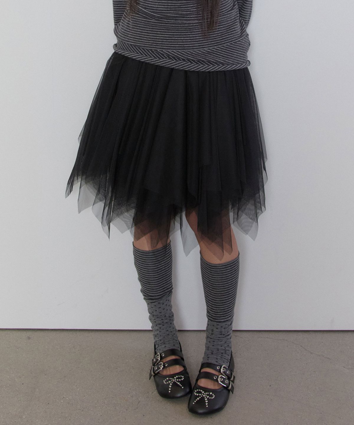타입서비스(TYPESERVICE) Asymmetric Mesh Skirt [Black]