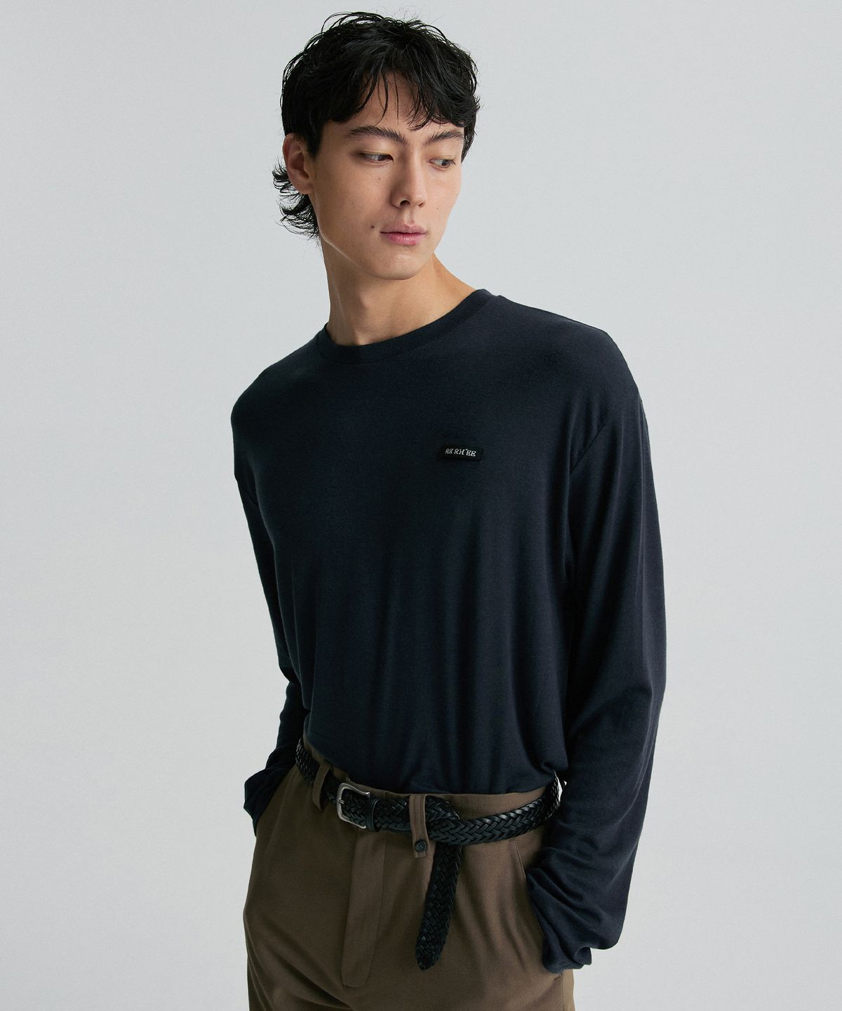 리이 맨(RERHEE MEN) LOGO LONG-SLEEVE T-SHIRT MIDNIGHT NAVY