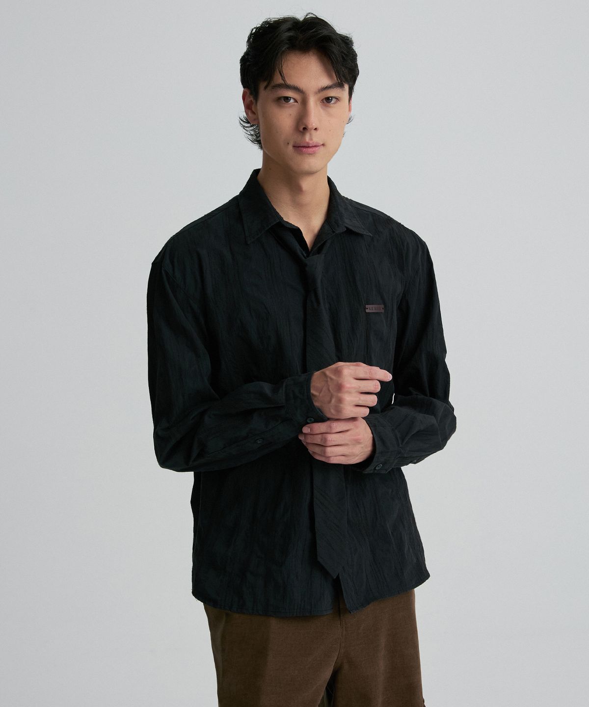 리이 맨(RERHEE MEN) CRINKLE TIE SHIRT BLACK