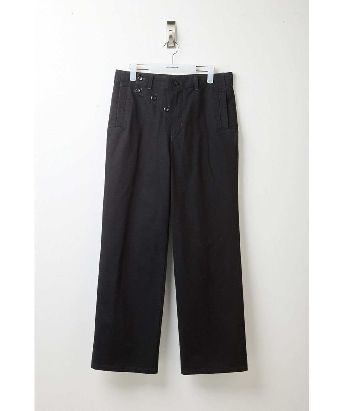 해칭룸(HATCHINGROOM) Flap Trousers Black