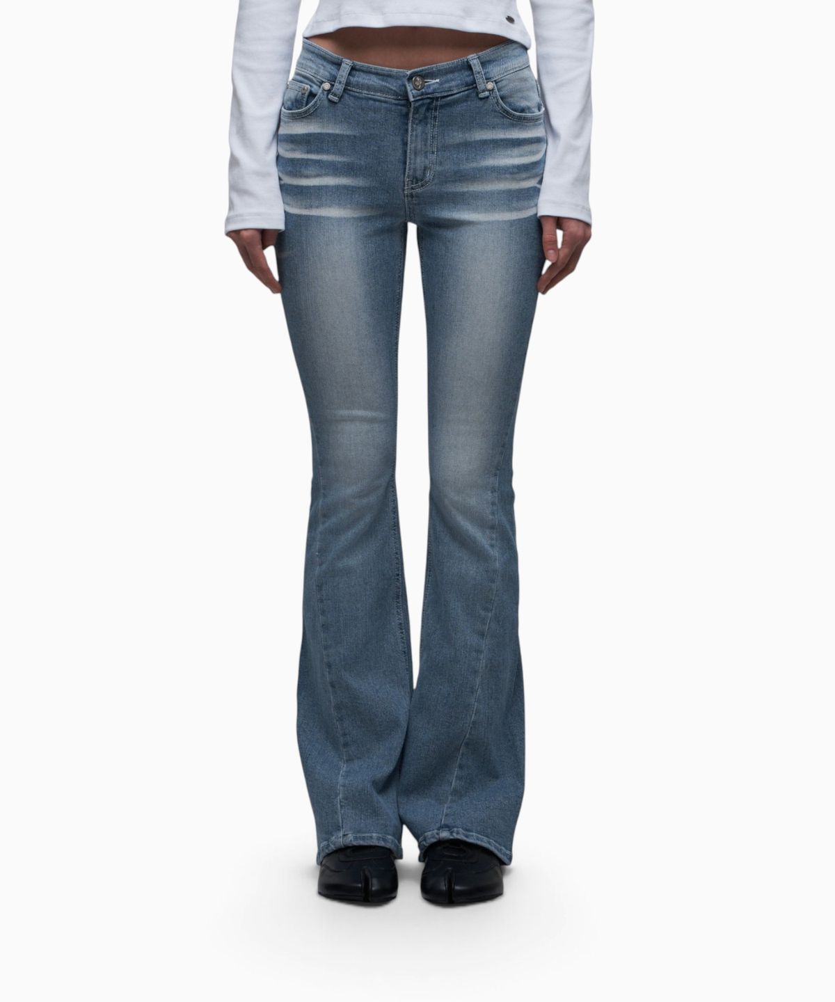 시너진(SYNERJYN) 101 CAT WASHING LOW-RISE JEANS LIGHT BLUE