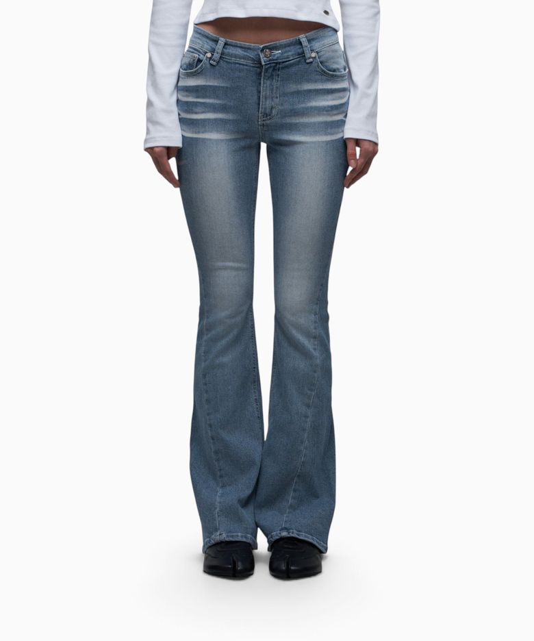 101 CAT WASHING LOW-RISE JEANS LIGHT BLUE