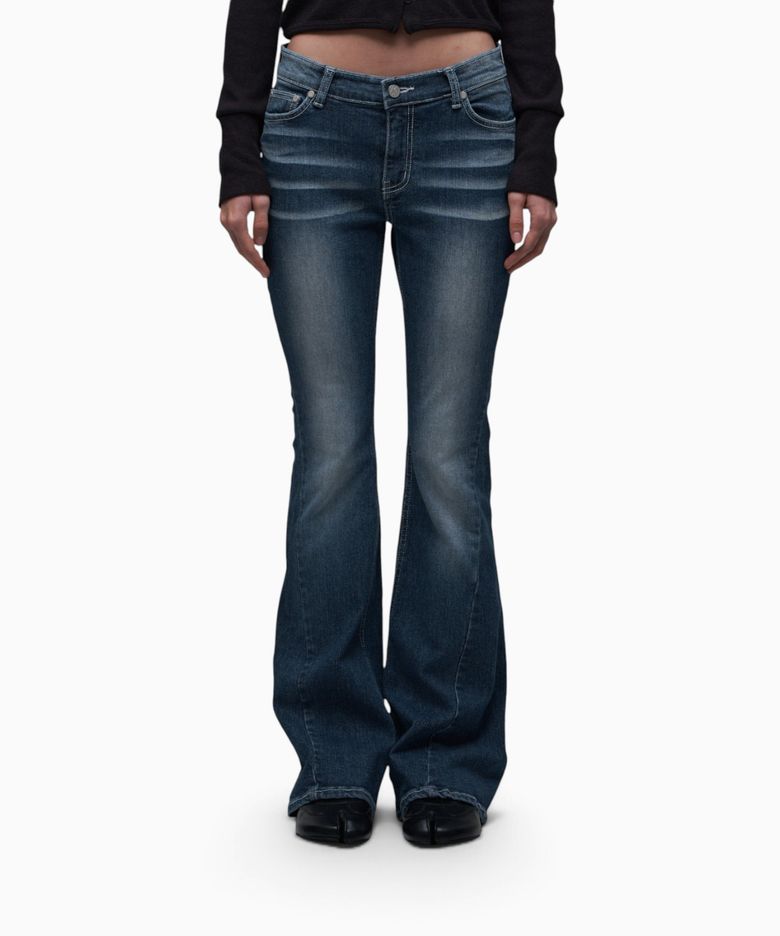 101 CAT WASHING LOW-RISE JEANS MEDIUM BLUE