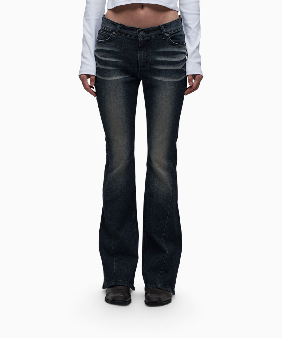 시너진(SYNERJYN) 101 CAT WASHING LOW-RISE JEANS BLUE BLACK