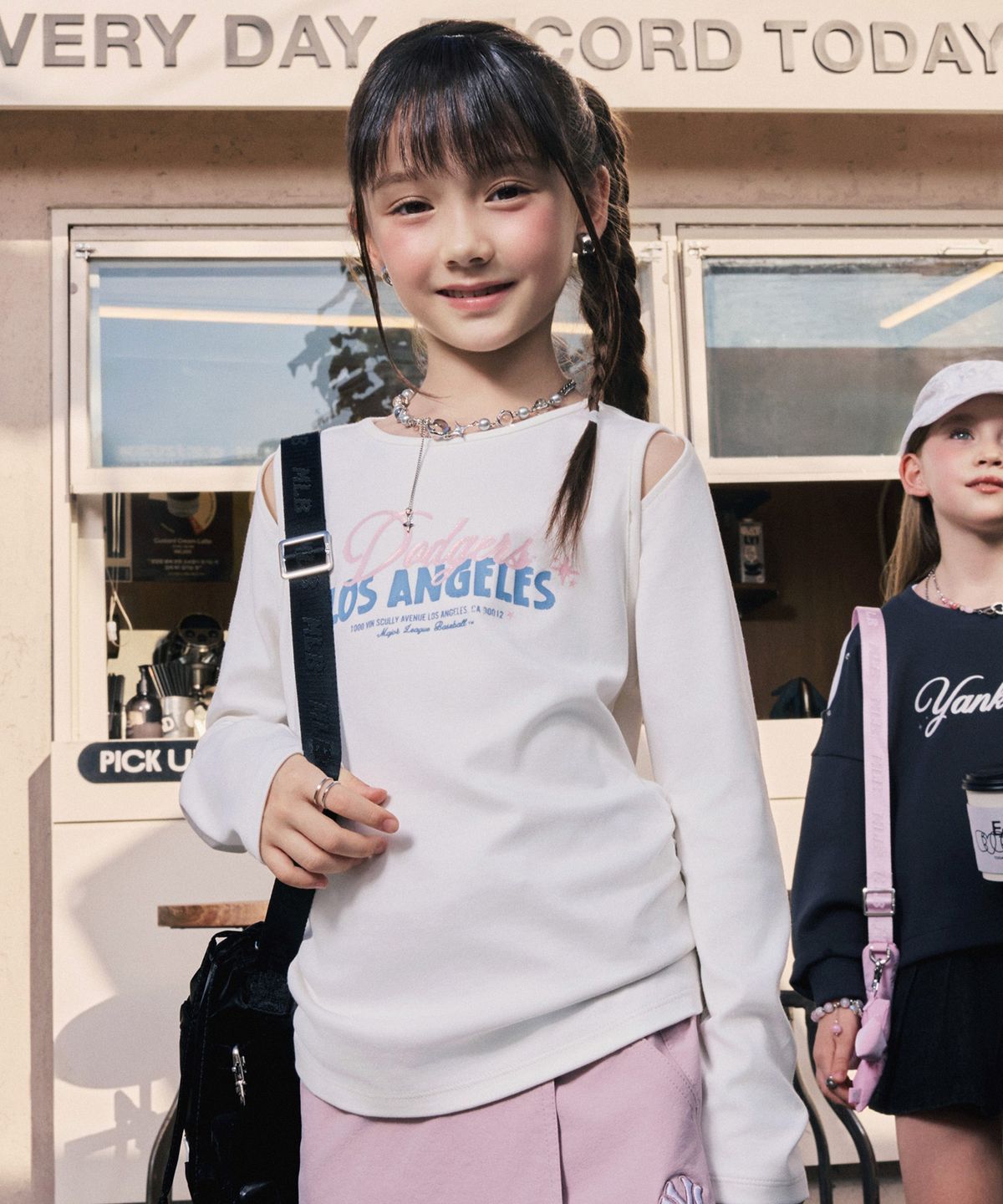 엠엘비 키즈(MLB KIDS) 스포티브 걸즈 트임 티셔츠 LA (White)