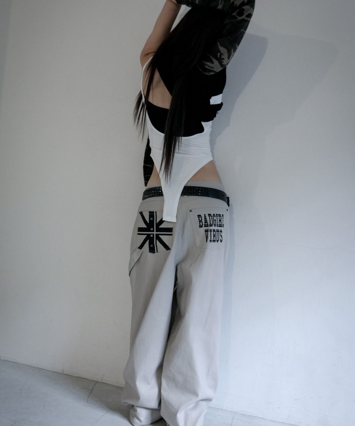팬시클럽(FANCY CLUB) 배드걸 카고 팬츠 (BEIGE) F26ZD474