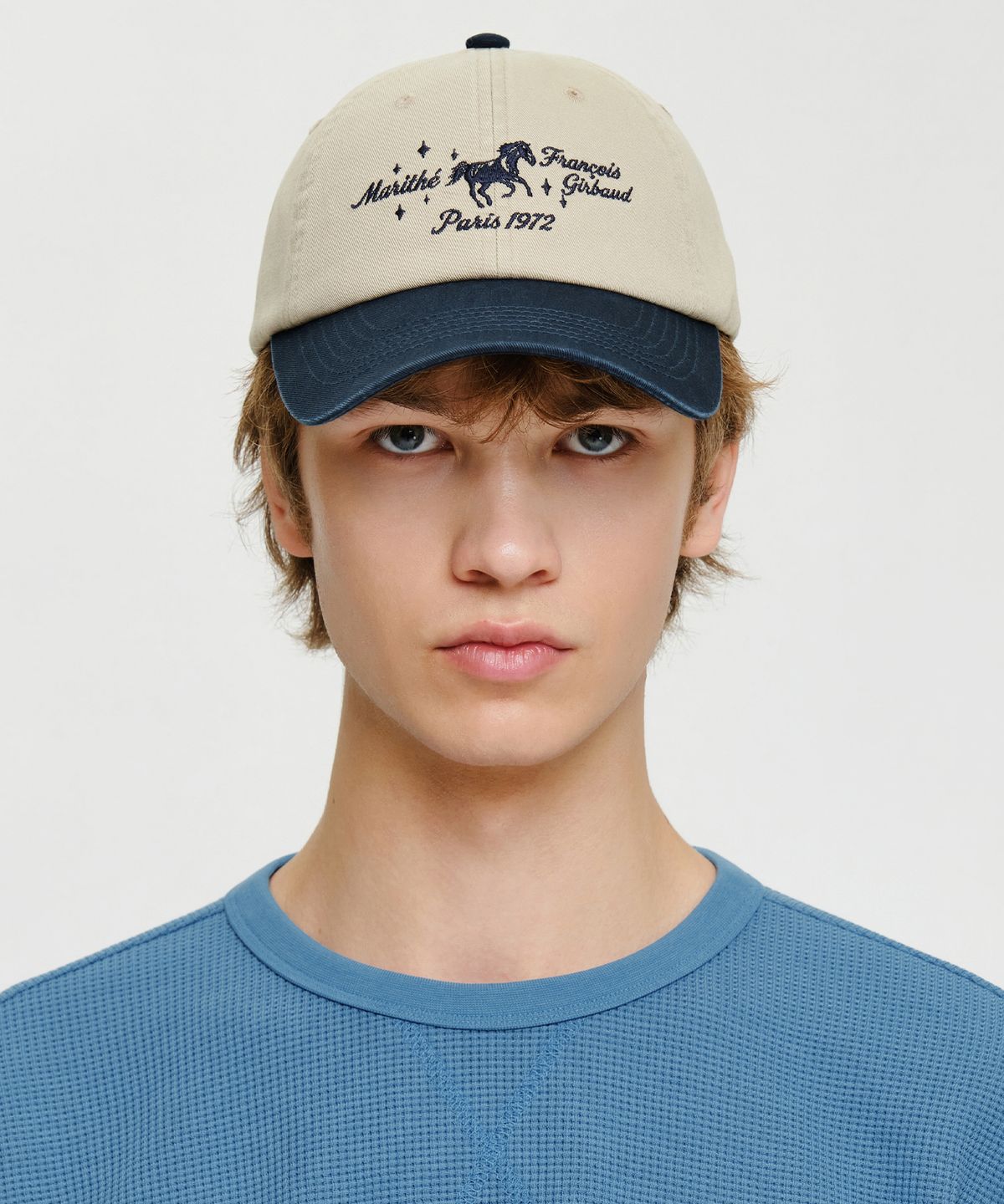 마리떼 프랑소와 저버(MARITHÉ + FRANҪOIS GIRBAUD) COLOR BLOCK HORSE GRAPHIC CAP navy