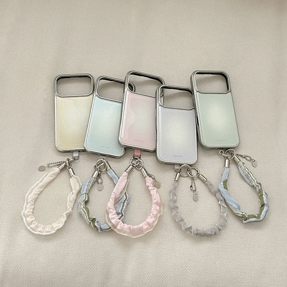 메이드모먼(MADEMOMENT) [SET] soft gradient 실버 범퍼케이스+스트랩 (맥세이프 선택)