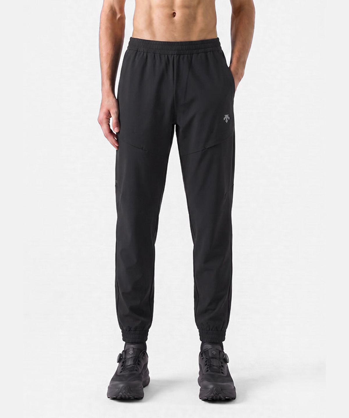 데상트(DESCENTE) 남성 레귤러핏 조거 팬츠 블랙 SR321DPT91