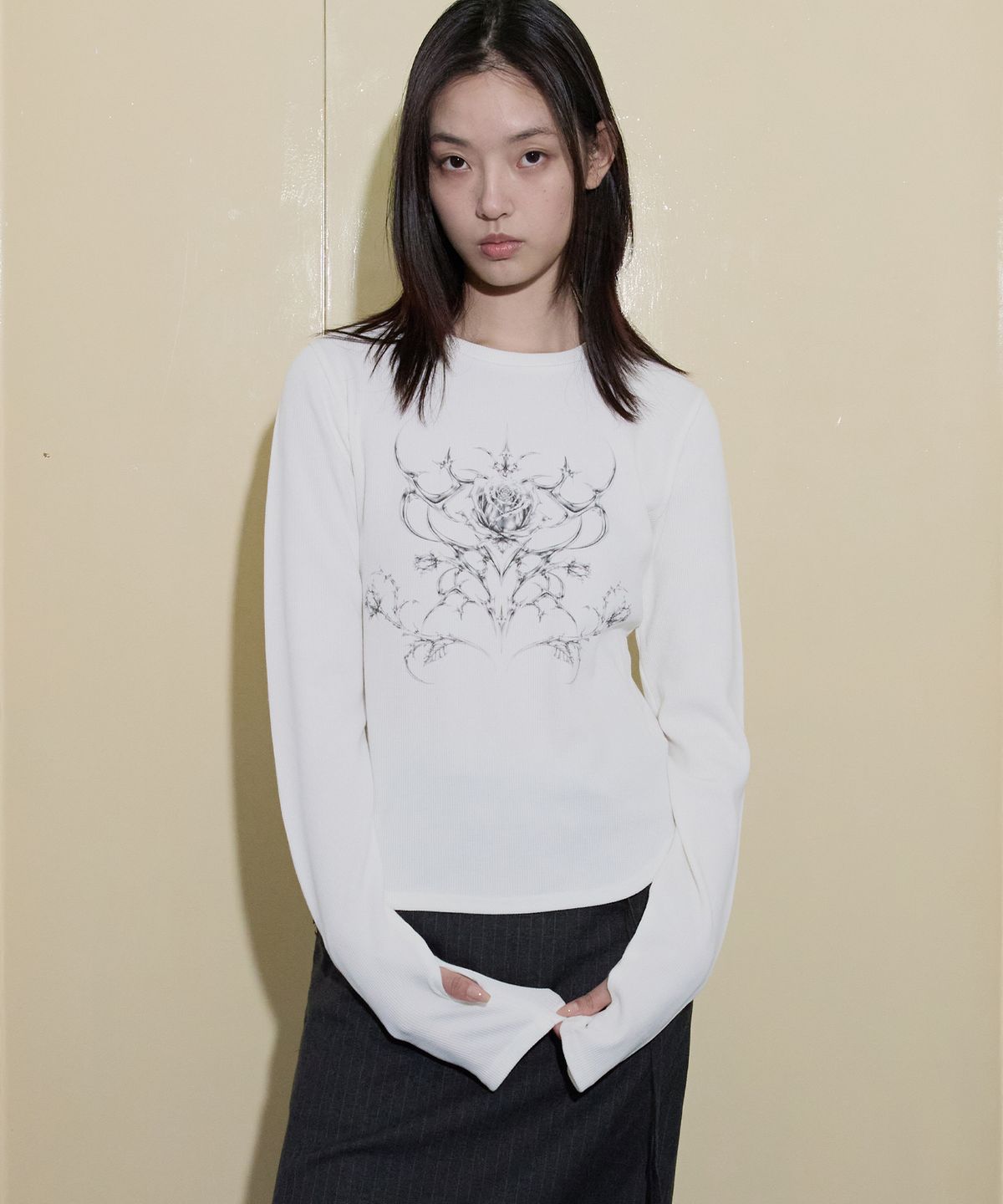 이프소마그넷(IFSO MAGNET) Rose Waffle-print T-Shirt - WHITE