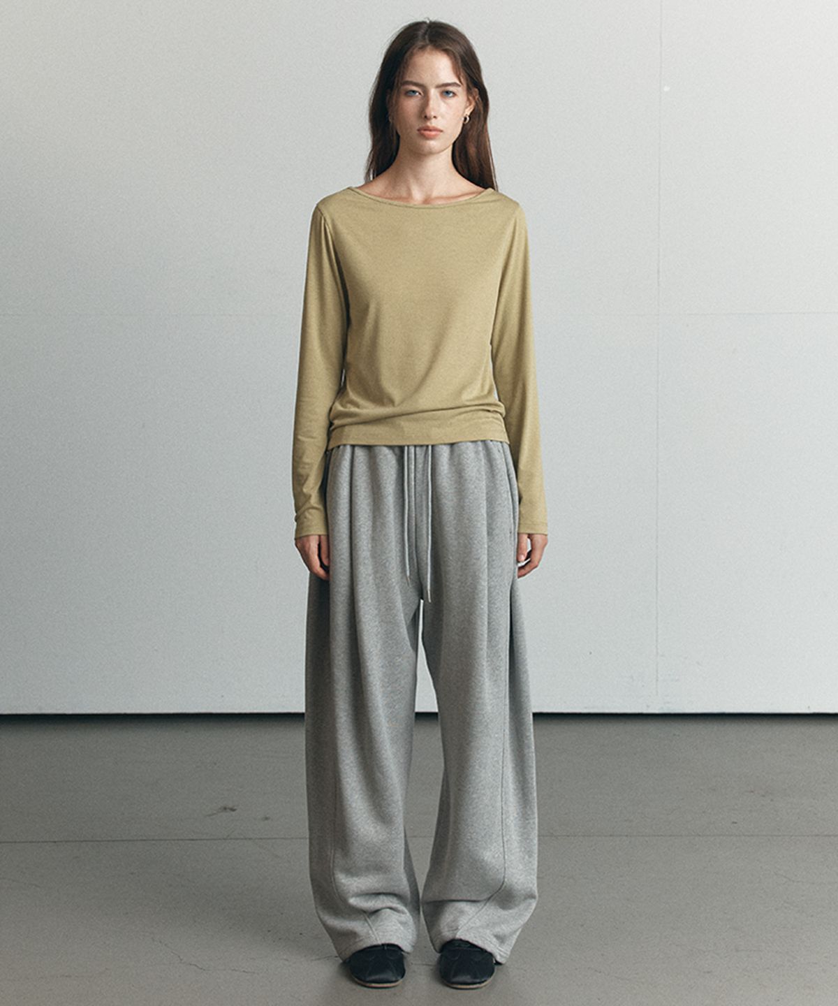 노운베러(KNOWNBETTER) Side tuck wide sweat pants [KNFW06PT10]_Melange gray