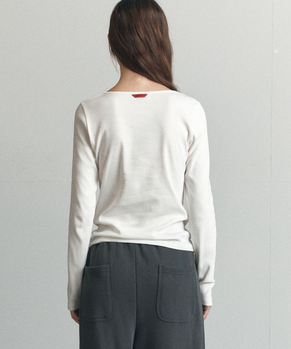 노운베러(KNOWNBETTER) Soft ribbed basic longsleeve T-shirt [KNFW06TS16]_Ivory