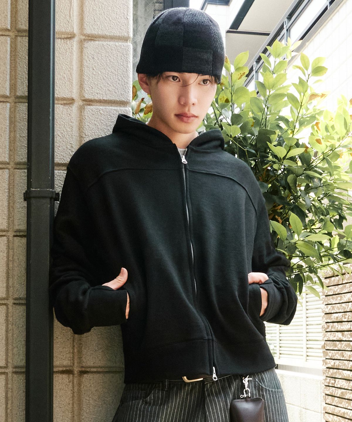 제로(XERO) 디바이드 레귤러 슬랍 후드 집업 [블랙]