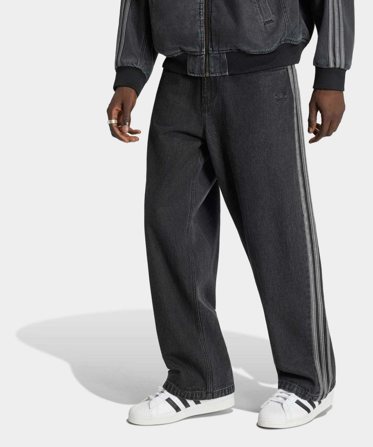 아디다스(ADIDAS) SST 데님 진 미드라이즈 스트레이트 레그 - 트루블랙데님 / IB6947