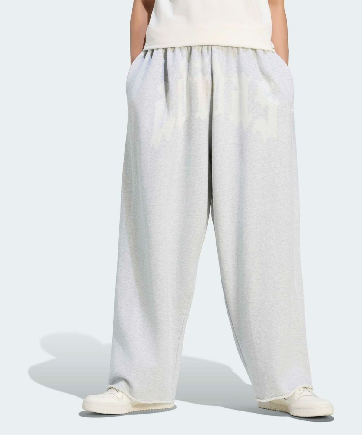 아디다스(ADIDAS) 와이드 레그 스웨트 팬츠 - 라이트그레이데님 / KS6867