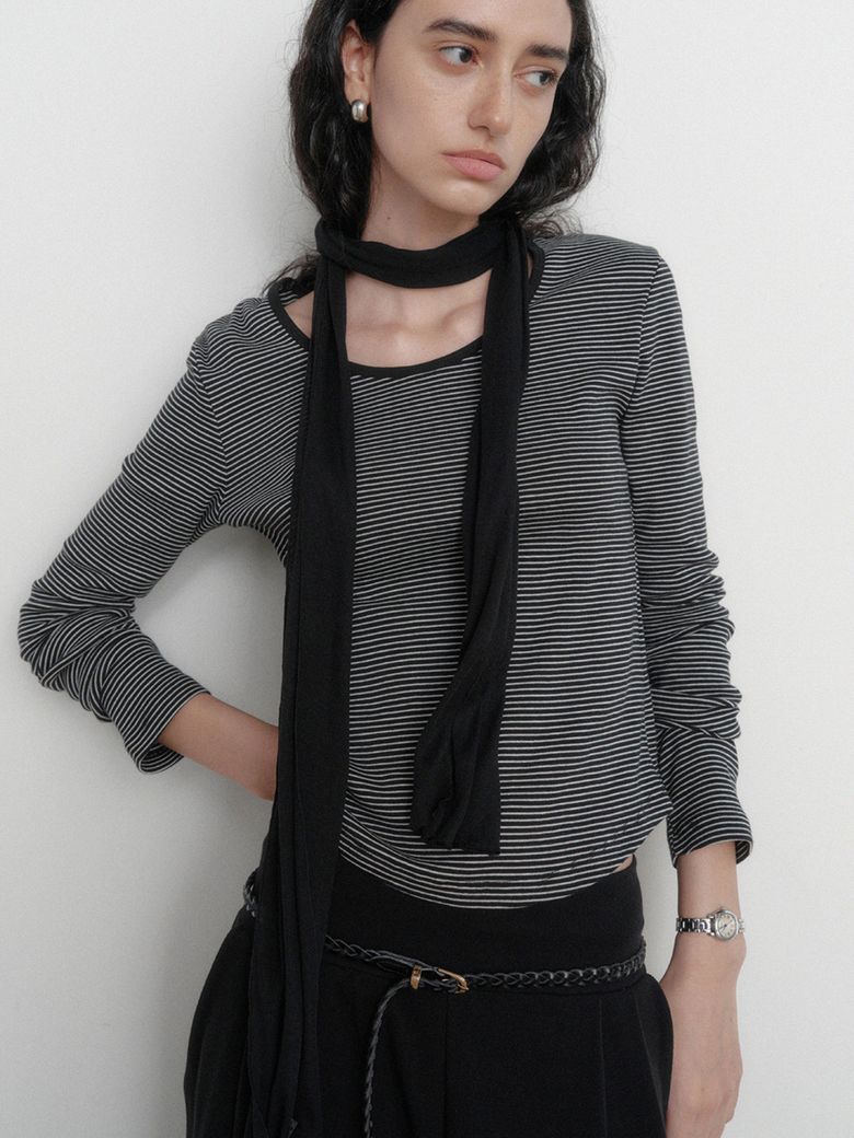 NORA BASIC U-NECK STRIPE T-SHIRT_BLACK