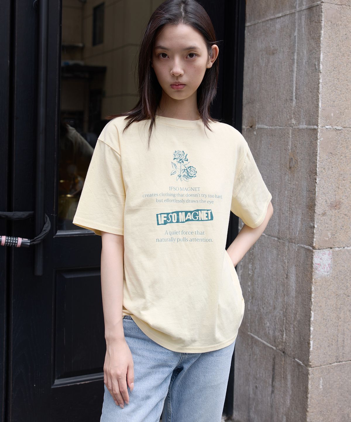 이프소마그넷(IFSO MAGNET) Loose fit Rose print Short-sleeve T-shirt - YELLOW