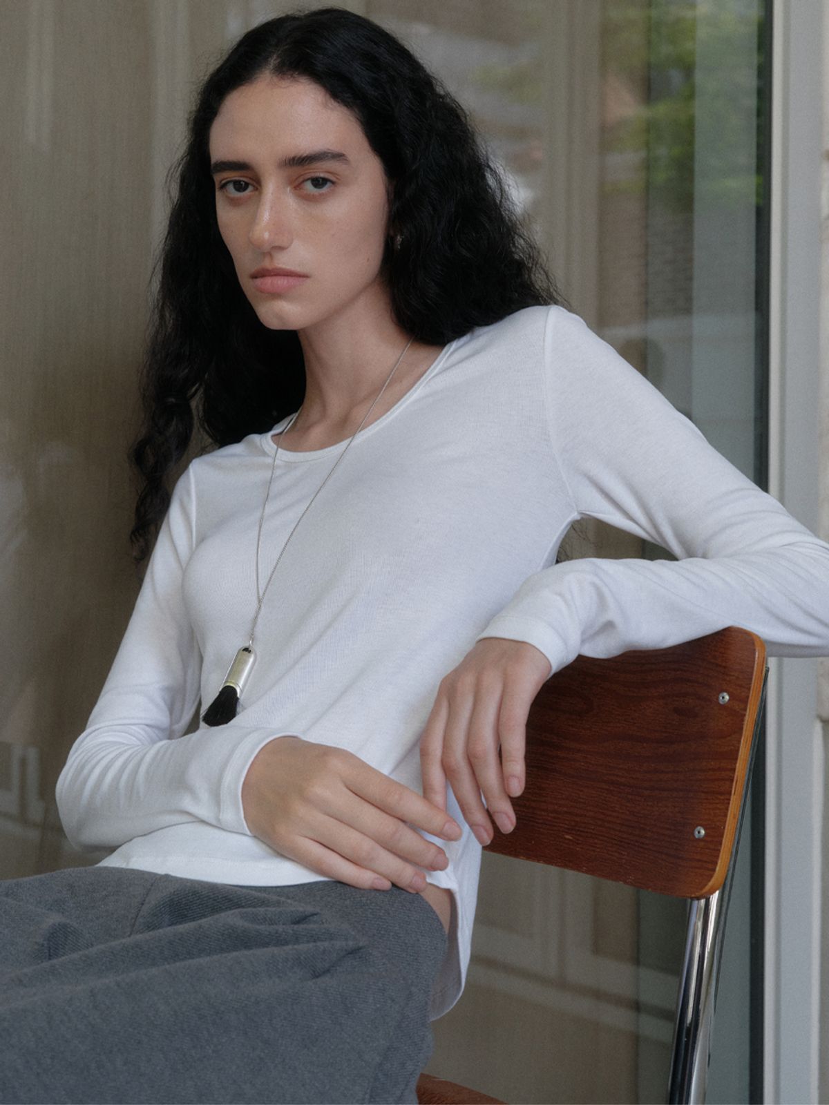 소플러(SOFLER) NORA BASIC U-NECK T-SHIRT_IVORY