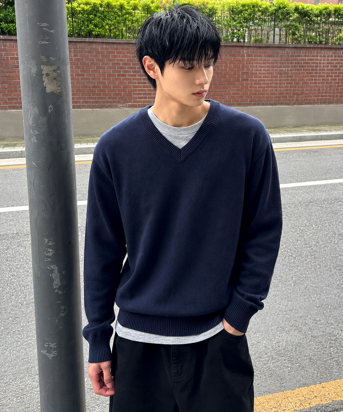 언더오프(UNDEROFF) 소프트 터치 크롭 브이넥 니트 네이비
