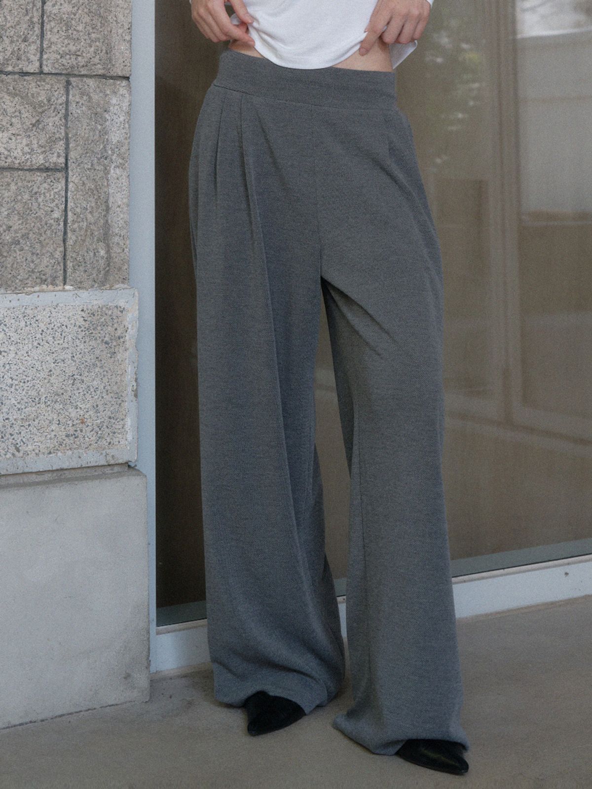 소플러(SOFLER) SANDRA HIGH STRETCH WIDE PANTS_CHARCOAL