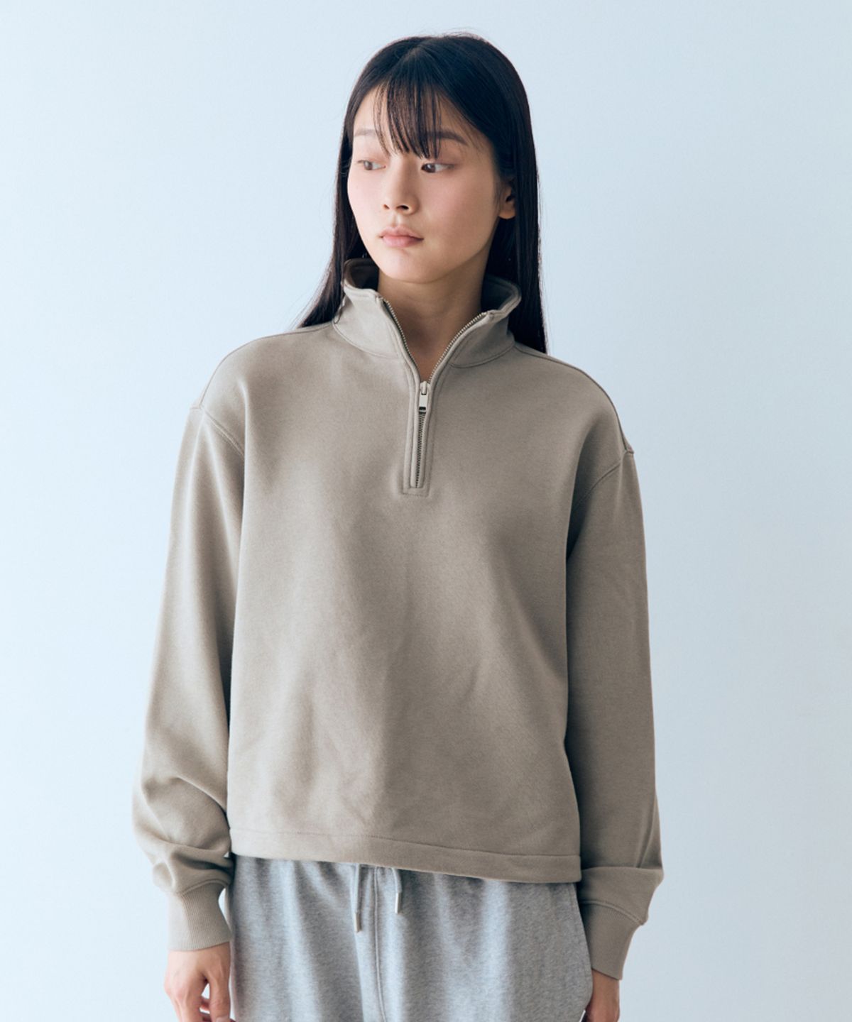 나우(nau) 에센셜 스웻 하프넥 집업 Taupe