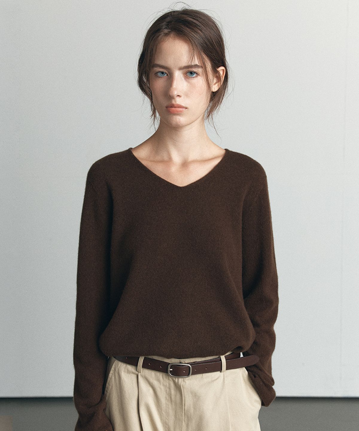 노운베러(KNOWNBETTER) Wholegarment V-neck wool knit [KNFW06KN07]_Brown