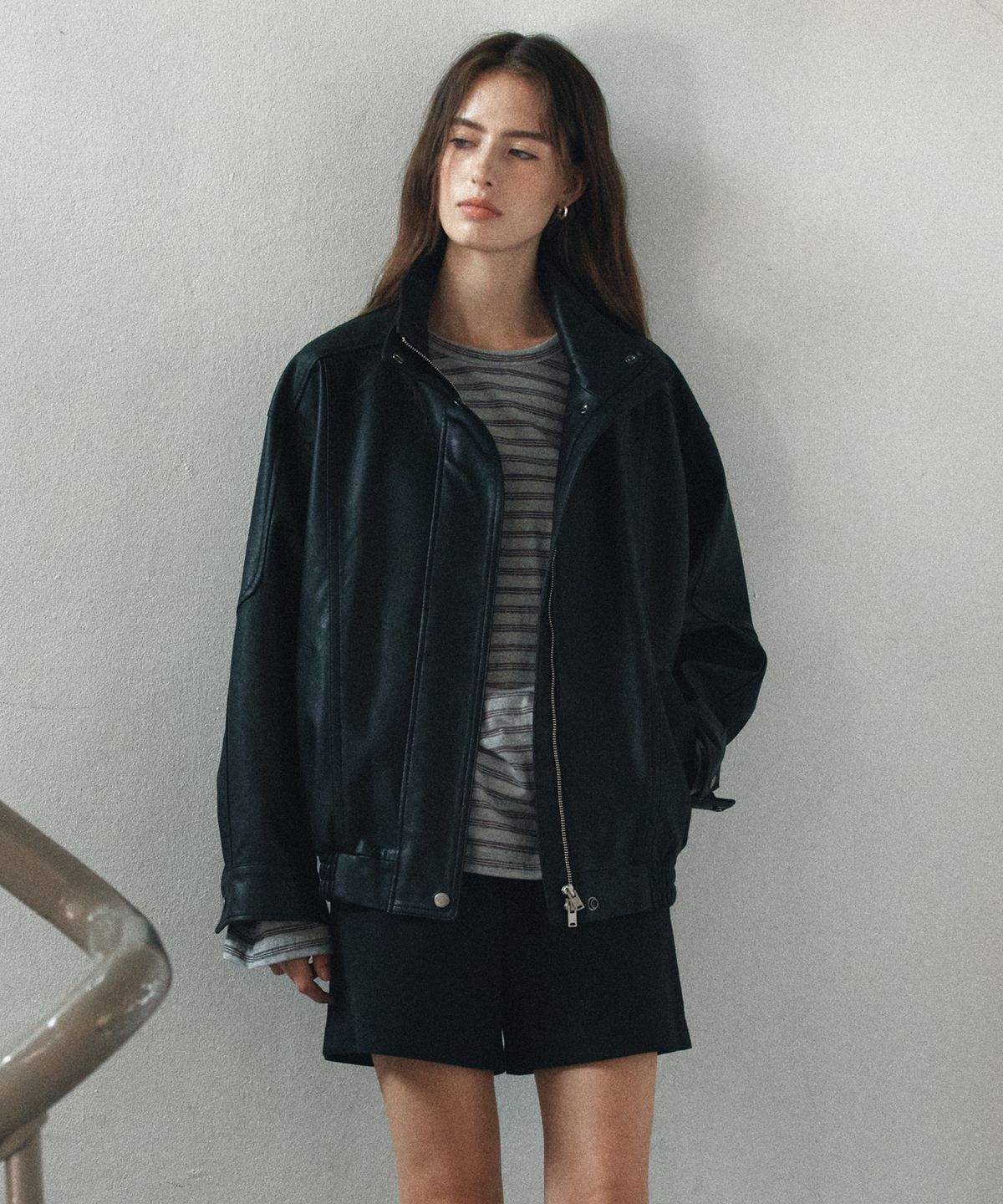 노운베러(KNOWNBETTER) High-neck oversized leather jumper [KNFW06JP07]_Black