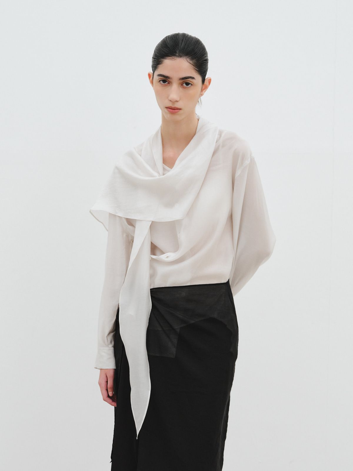 리플레인(REPLAIN) SCARF TIE BLOUSE_LIGHT GREY