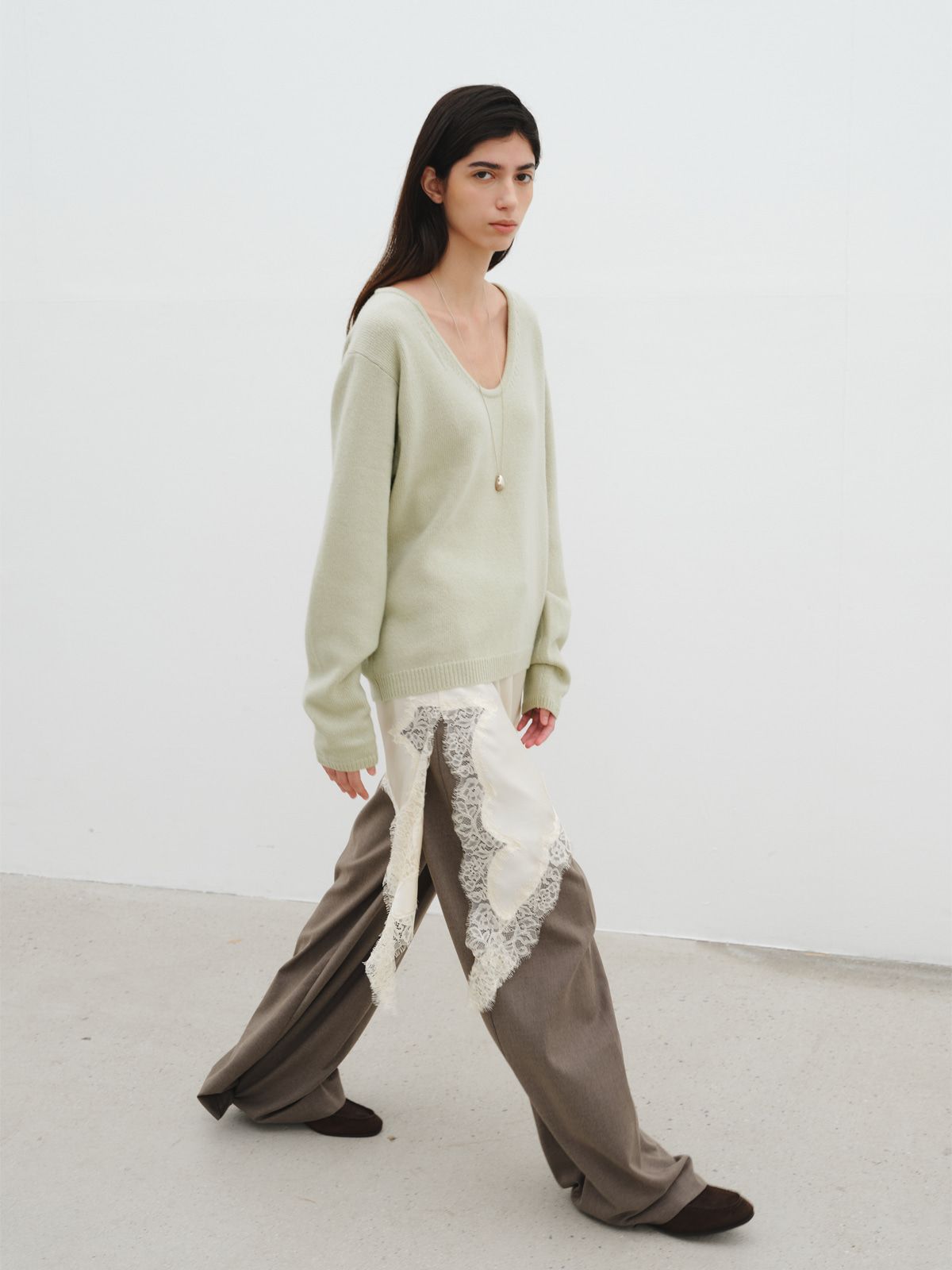 리플레인(REPLAIN) CASHMERE BLEND U-NECK KNIT_LIGHT GREEN