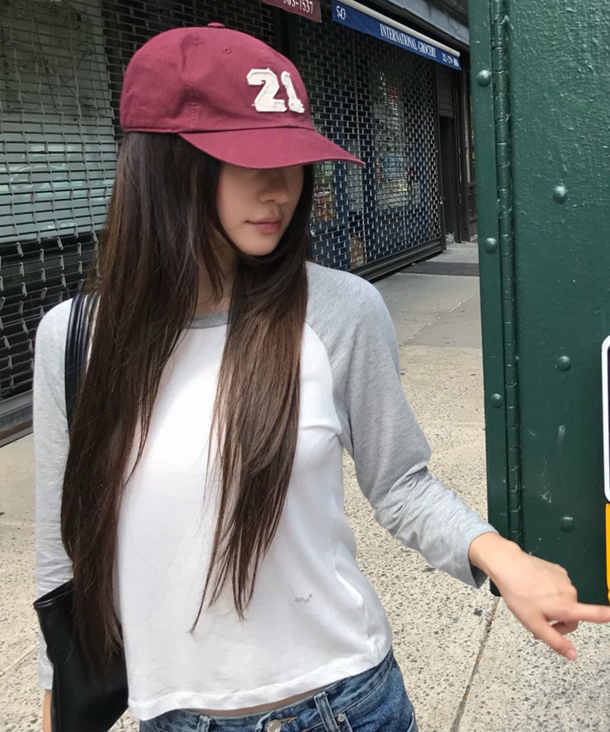 썸웨어버터(SOMEWHEREBUTTER) 21 Logo Ball Cap - Burgundy
