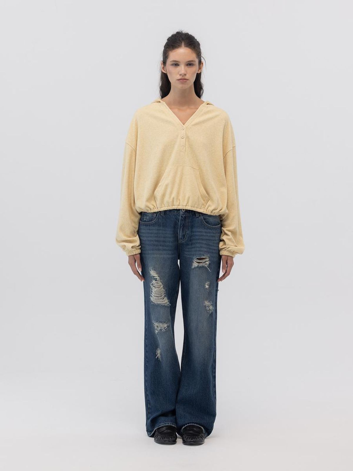 글로니(GLOWNY) DAMAGE CINCH BACK ROLL-UP JEANS (BLUE)