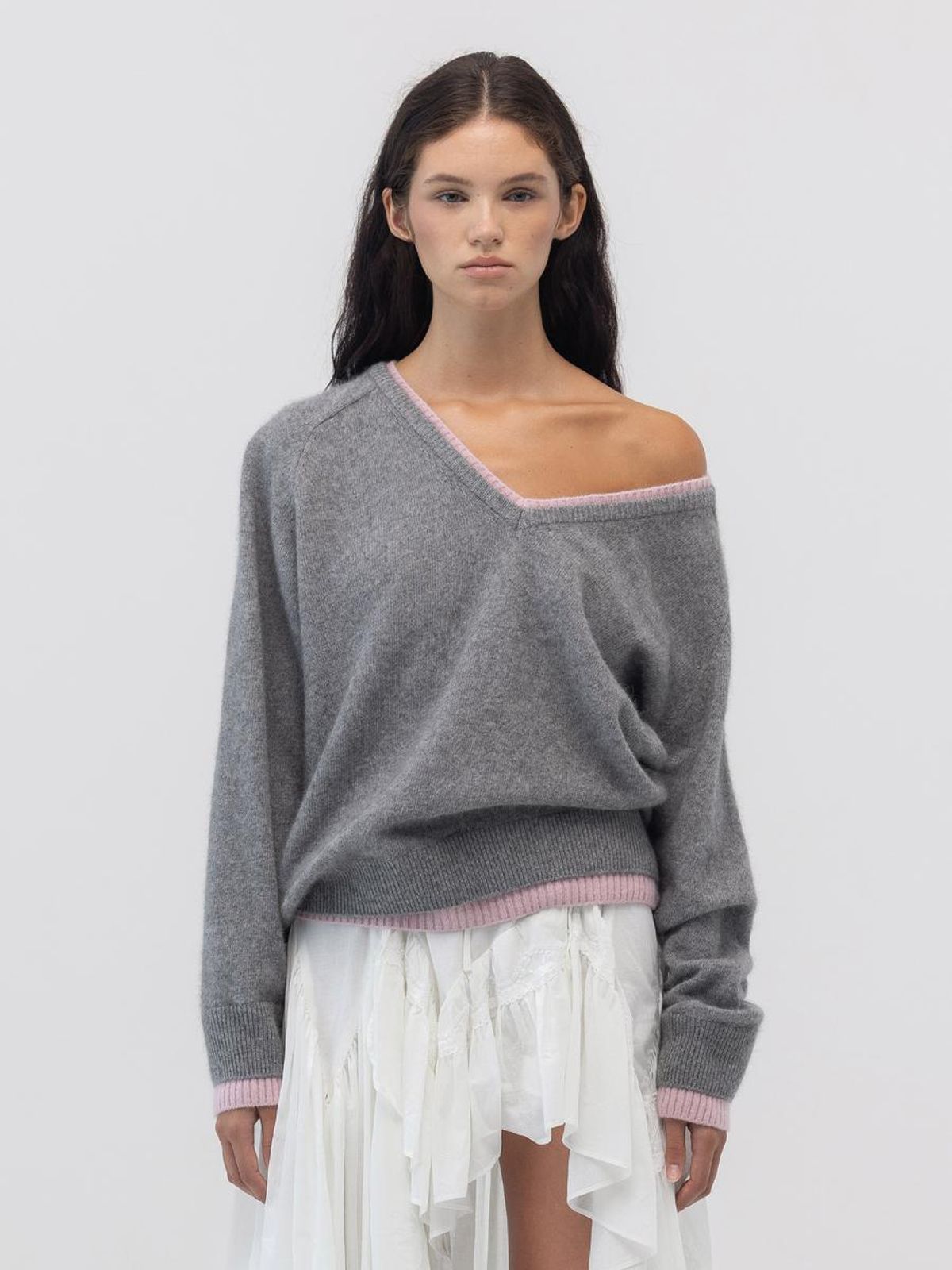 글로니(GLOWNY) RACCOON HAZY LAYERED V-NECK KNIT (GRAY)