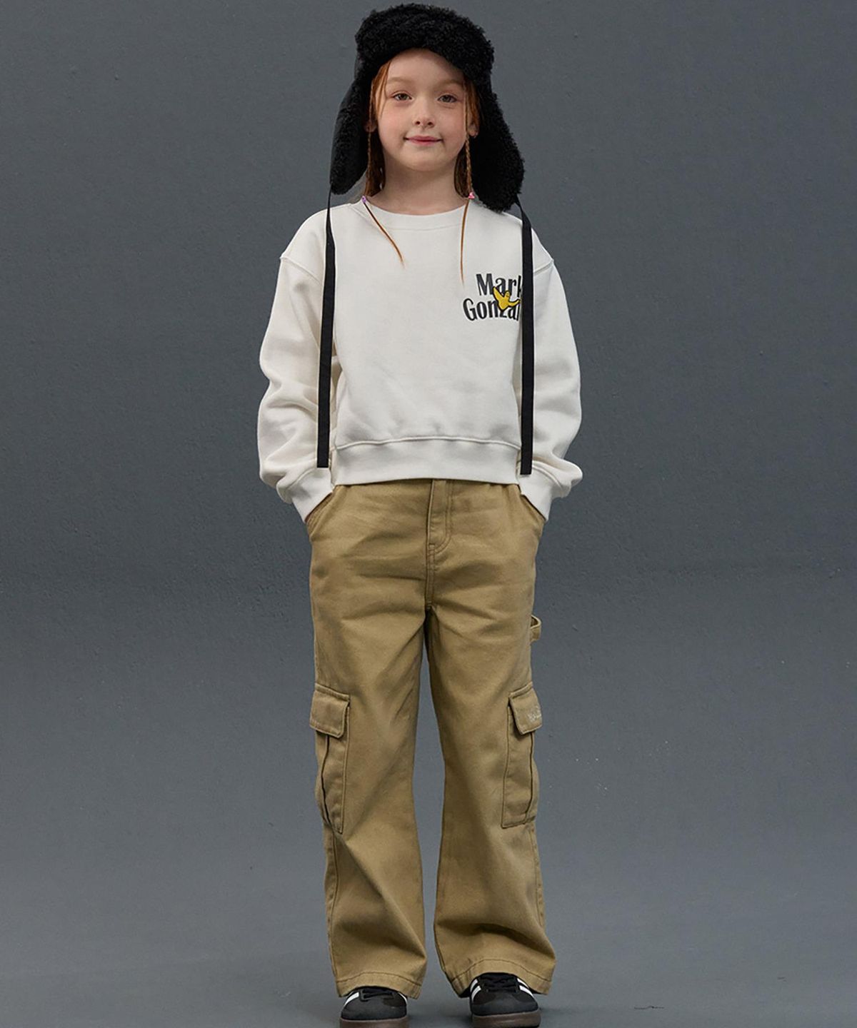 마크곤잘레스 키즈(MARK GONZALES KIDS) 곤잘레스 와펜 크롭 맨투맨_크림_MG54TM54CM