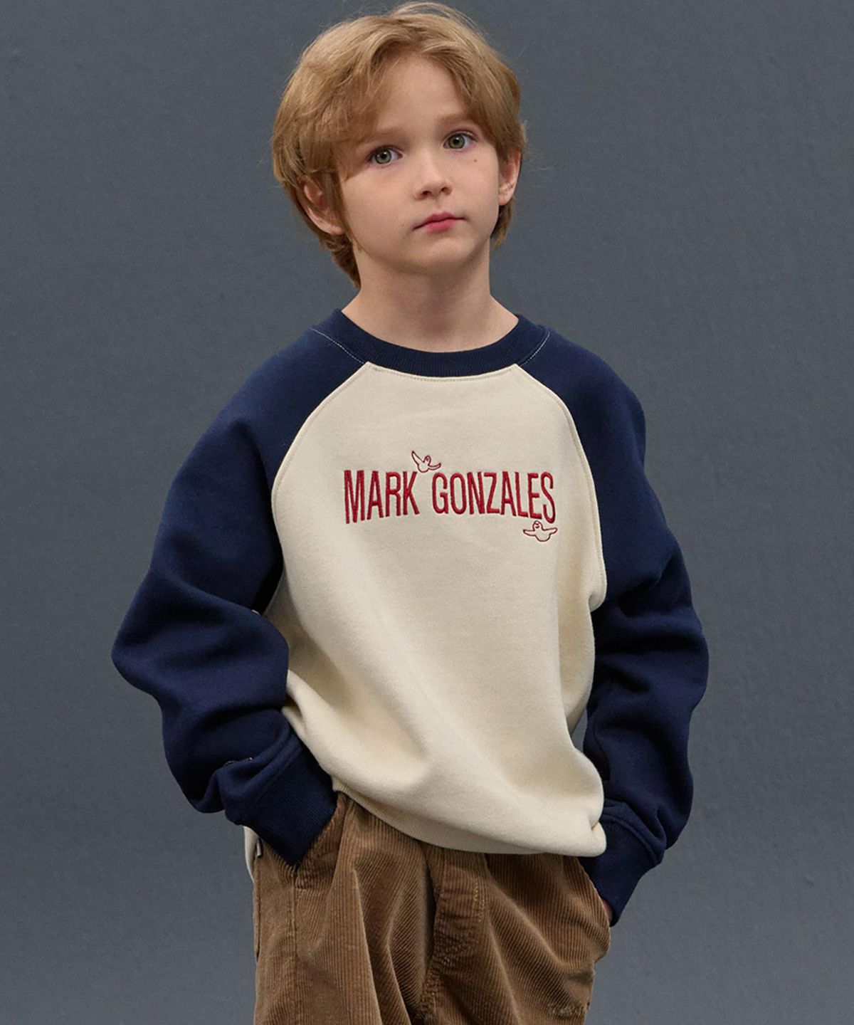 마크곤잘레스 키즈(MARK GONZALES KIDS) 곤잘레스 라글란 맨투맨_크림_MG54TM05CM