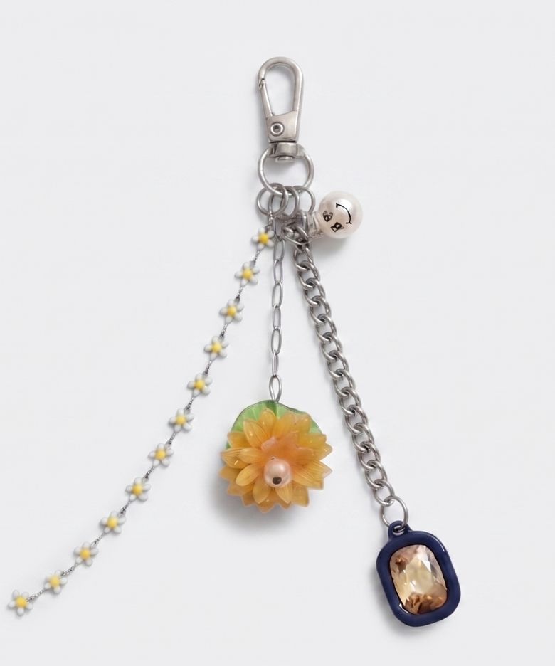 Vintage glass flower chain key ring 아크릴 글라스 꽃 데이지 체인 스와로브스키 참 가방 파우치 키링