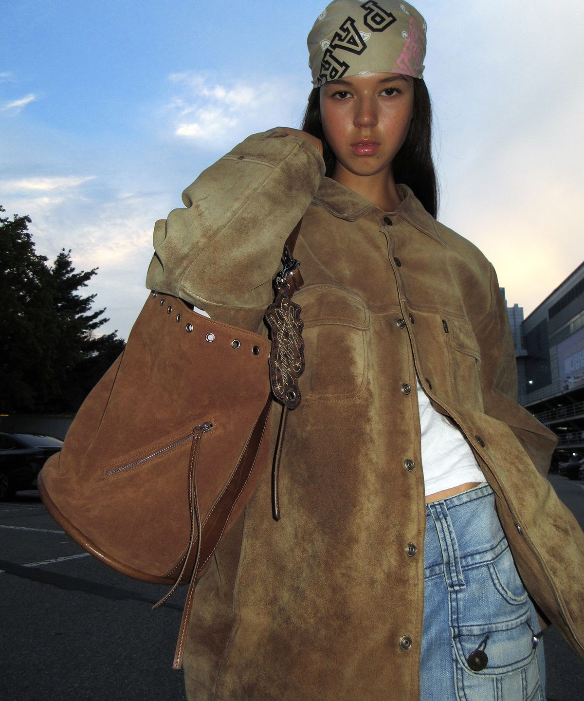여밈(YEOMIM) beaker bag (suede camel)