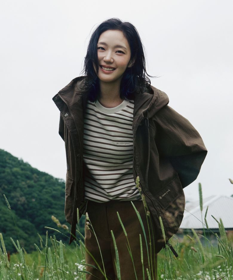 여성 스트라이프 긴팔 티셔츠 (S26FWFTL13) Tan Gray