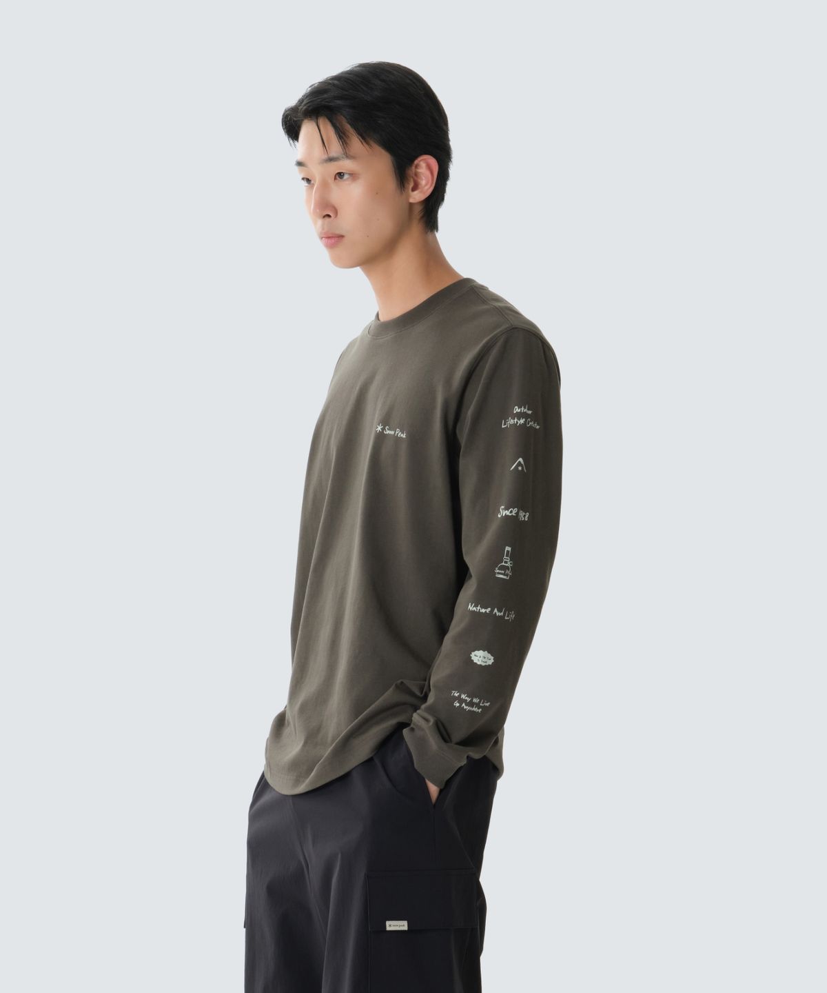 스노우피크 어패럴(SNOWPEAK APPAREL) 에어로웜 소매 그래픽 긴팔 티셔츠 (S26FUFTL24) Dark Khaki