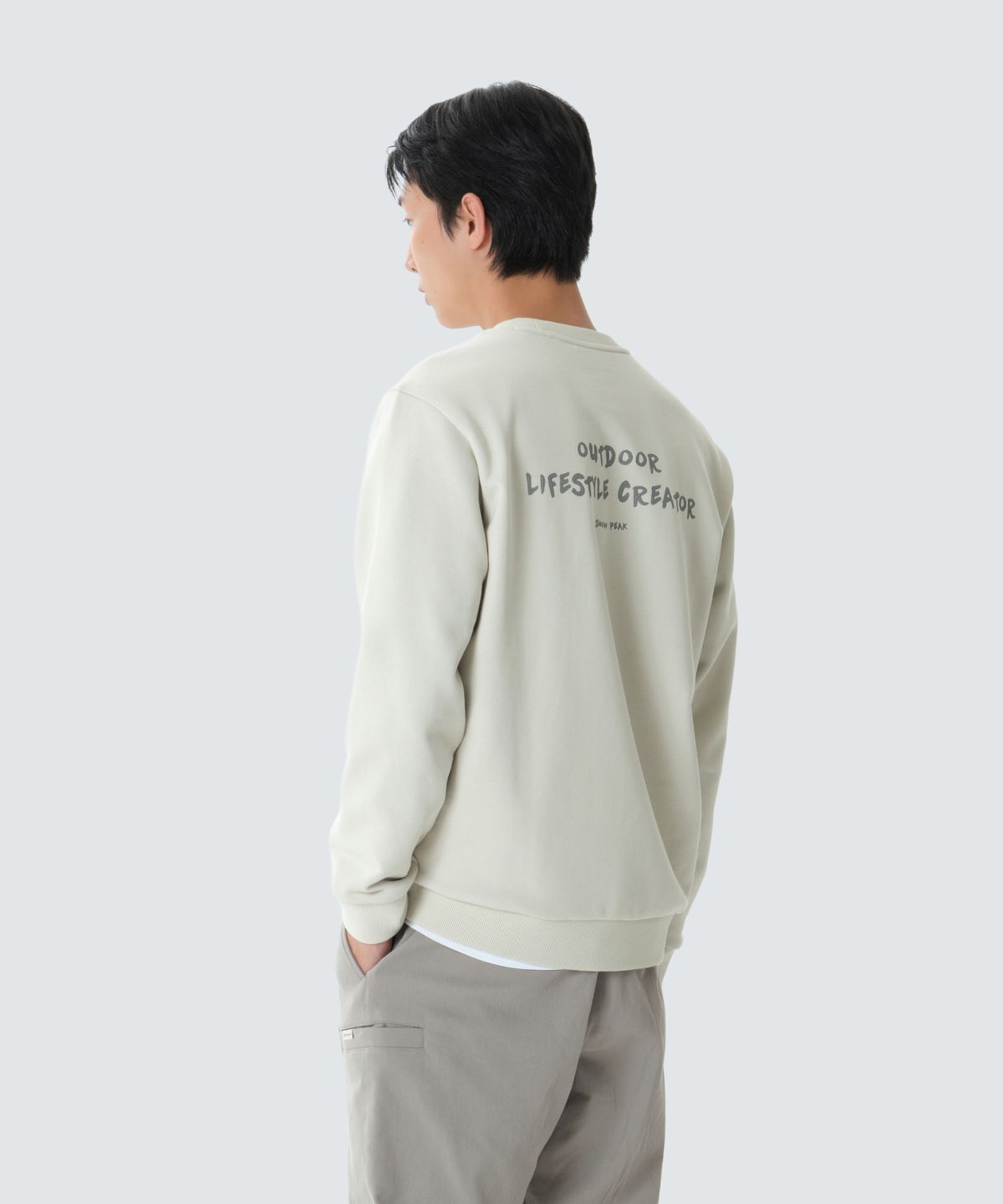 스노우피크 어패럴(SNOWPEAK APPAREL) 레터링 맨투맨 (S26FMFHT62) Stone Gray