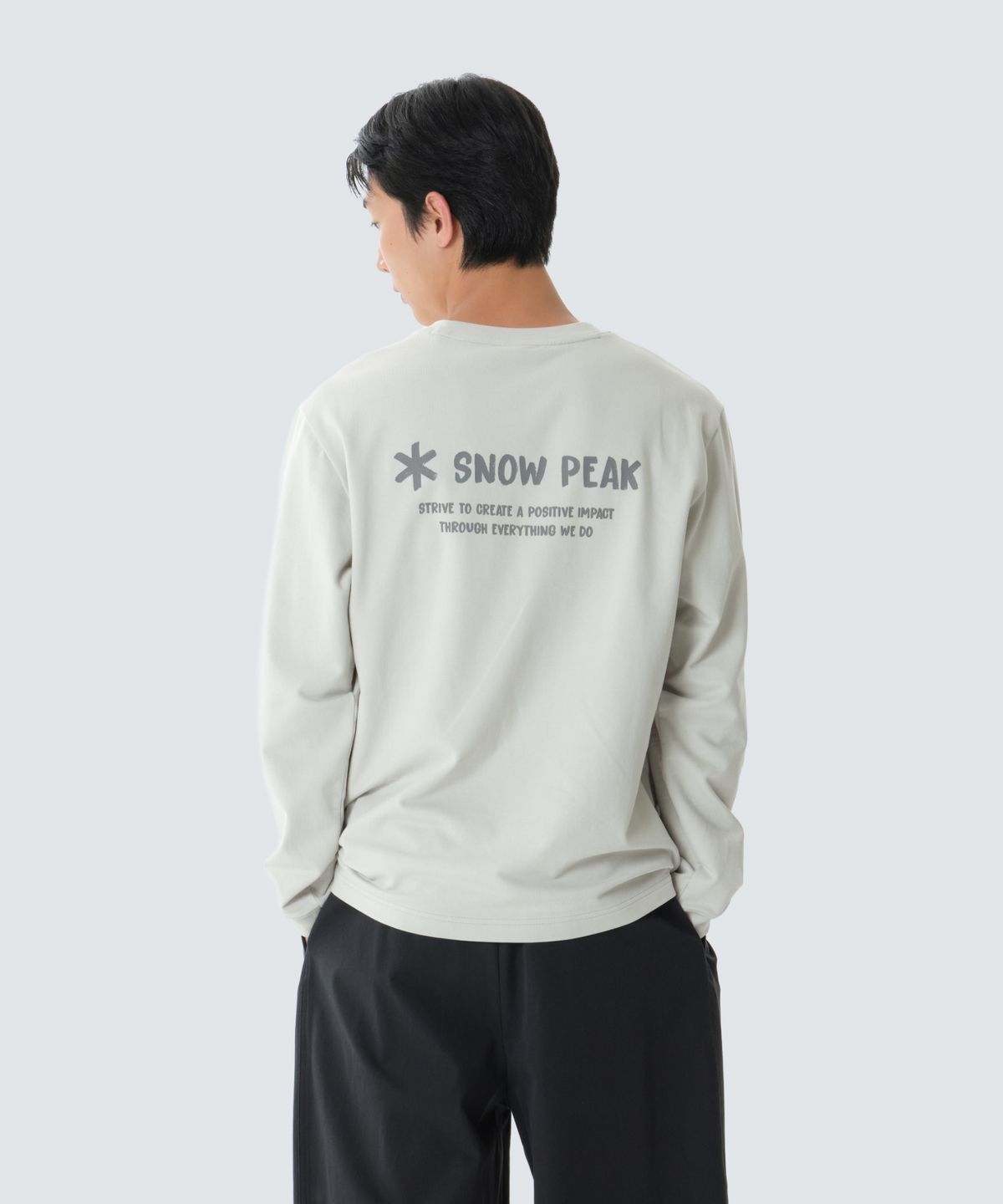 스노우피크 어패럴(SNOWPEAK APPAREL) 베이직 그래픽 긴팔 티셔츠 (S26FMFTL18) Stone Gray