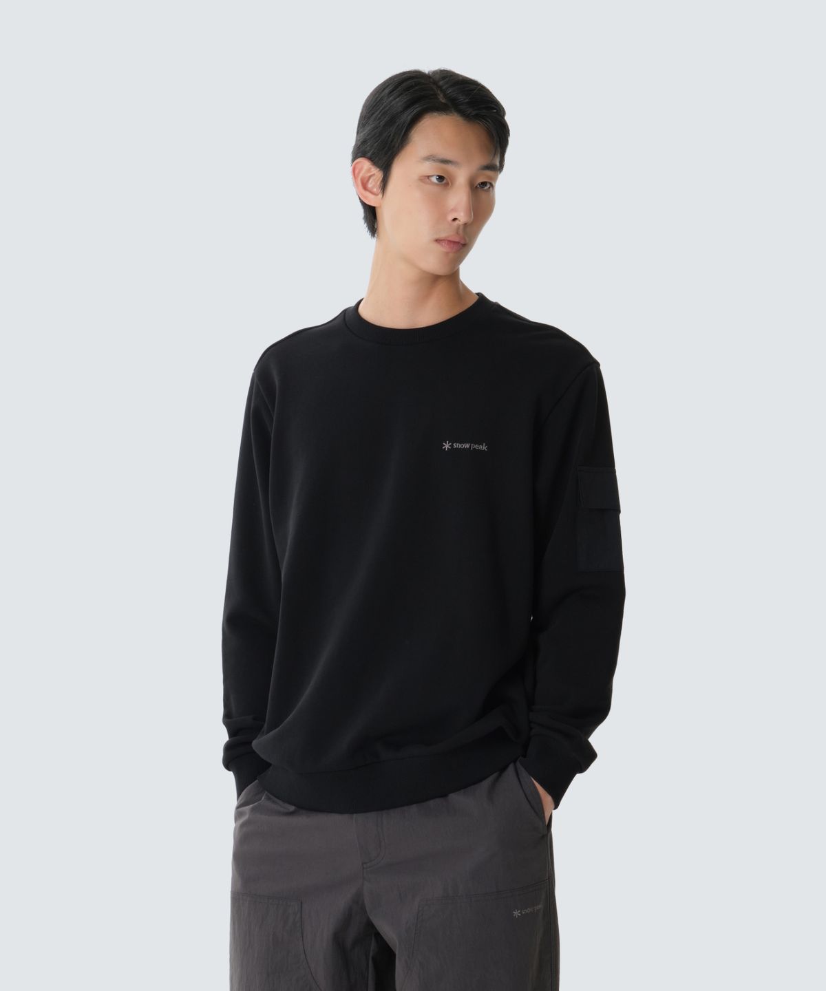 스노우피크 어패럴(SNOWPEAK APPAREL) 랜드 포켓 맨투맨 (S26FMFHT60) Black