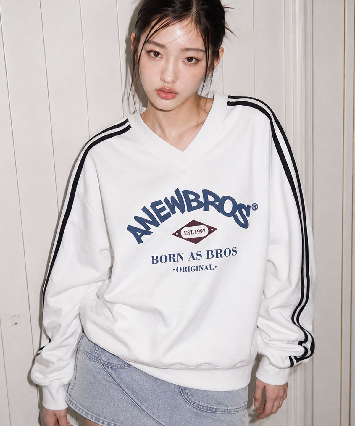 어뉴브로스(ANEWBROS) 브로스클럽 오버핏 트랙 브이넥 맨투맨 5 Color [ANBV_9006]