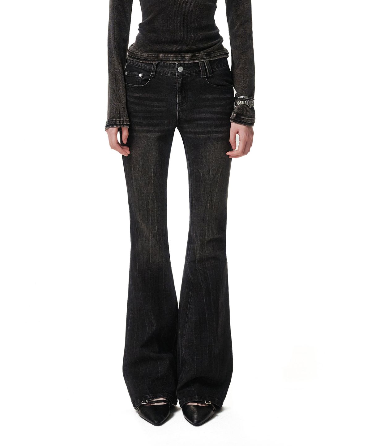 데케트 우먼(DECET WOMEN) Crinkle Washed Low Rise Slim Flared Jeans DCWPT035BLACK