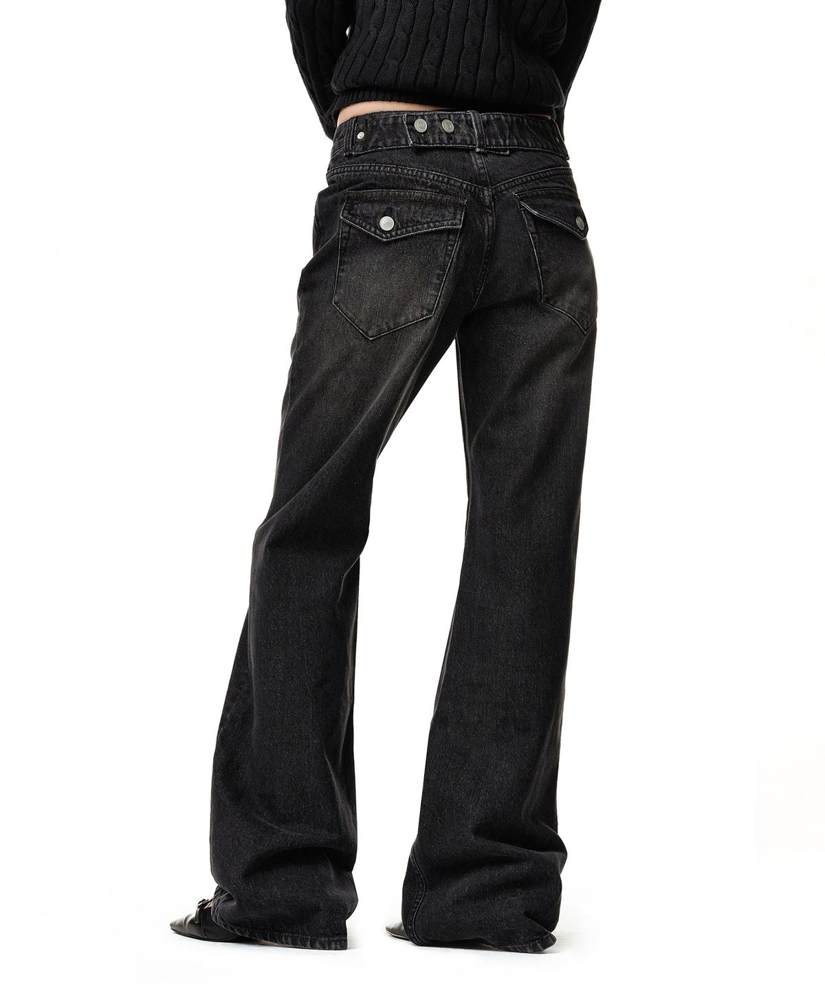 데케트 우먼(DECET WOMEN) Adjustable Back Low Rise Relaxed Flared Jeans DCWPT031BLACK