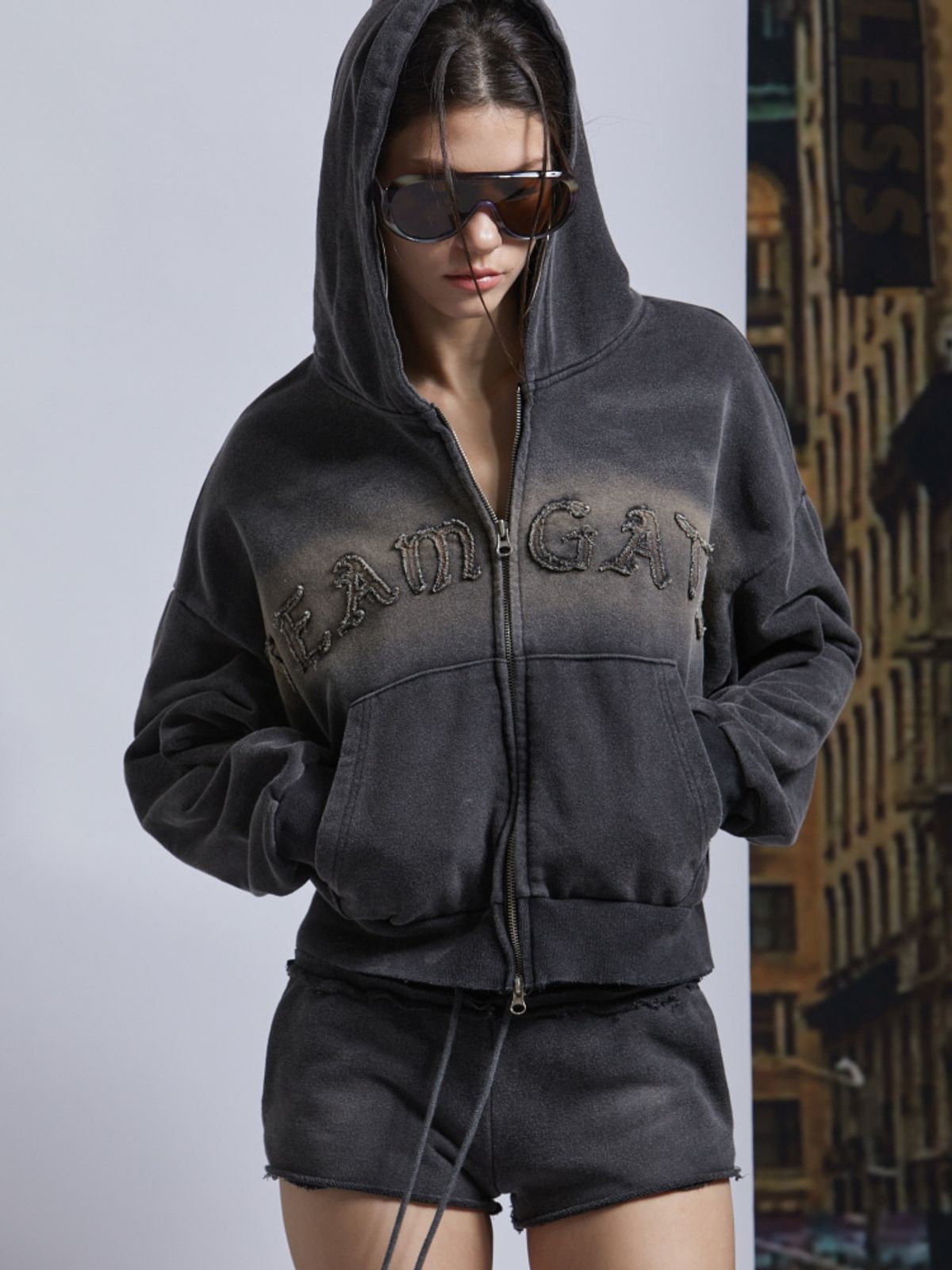 게이트리스(GATELESS) HIGHLIGHT ZIP-UP