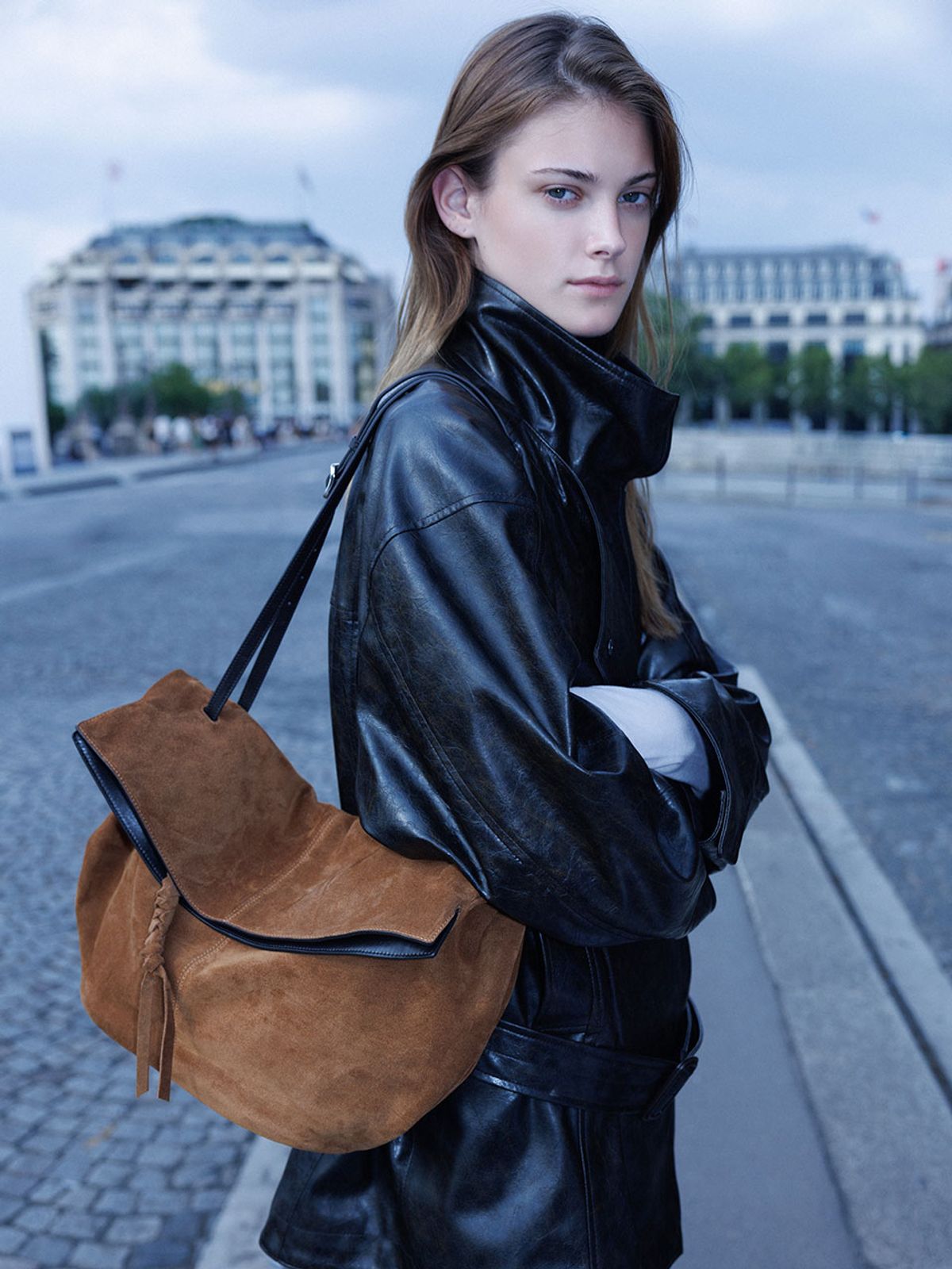 루에브르(LOEUVRE) Arche Shoulder Large (suede ver.) FA6AB377-N8