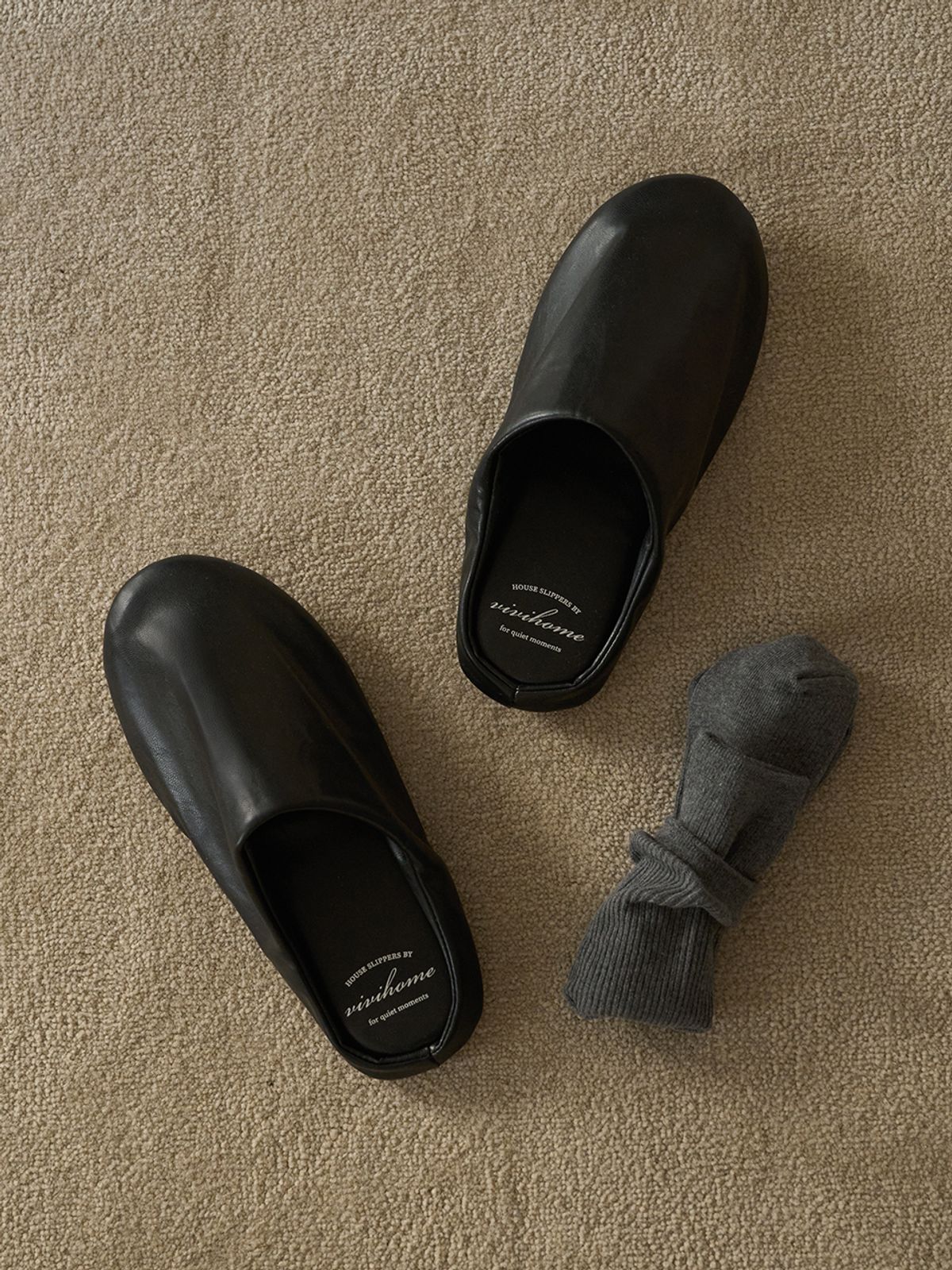 비비홈(VIVIHOME) 모먼트인파리 PU 가죽 실내화 층간소음 슬리퍼 3컬러 2sizes