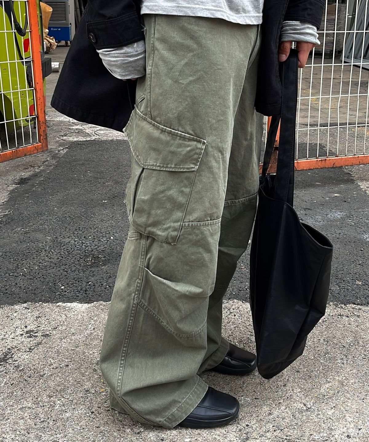 다이브인(DIVEIN) [DIVEIN X 무민서] WASHED VERN CARGO PANTS (KHAKI)
