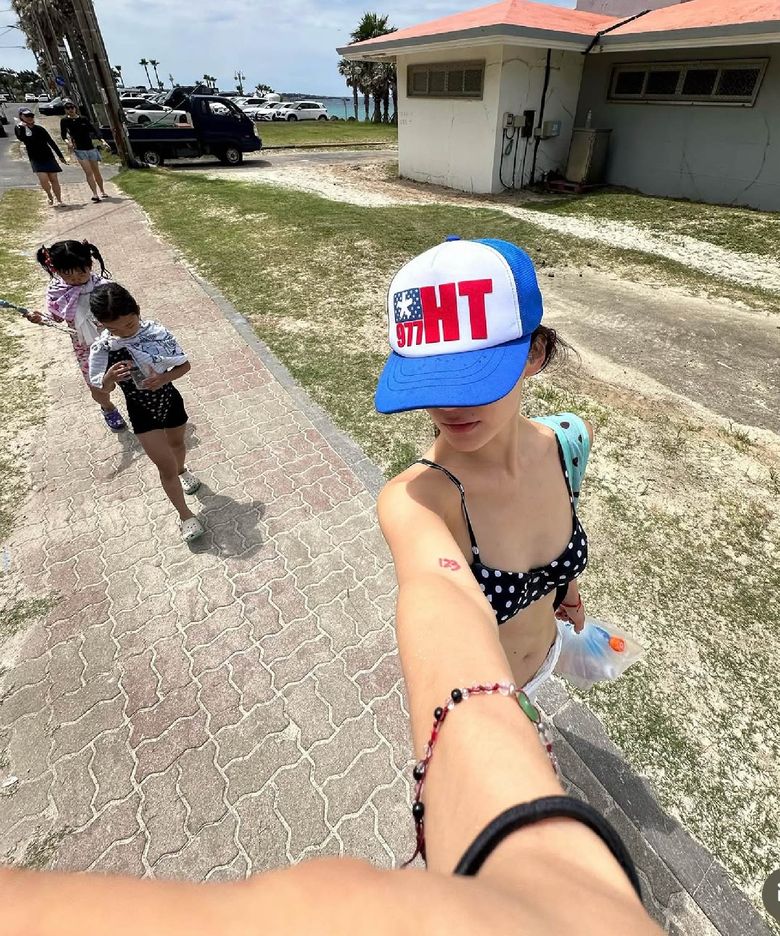 0.20 977flag trucker cap