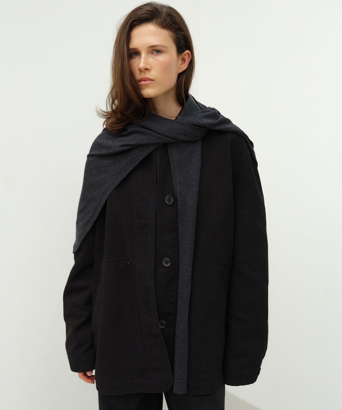 르바(LEVAR) Float Wool Layered Shawl - Charcoal